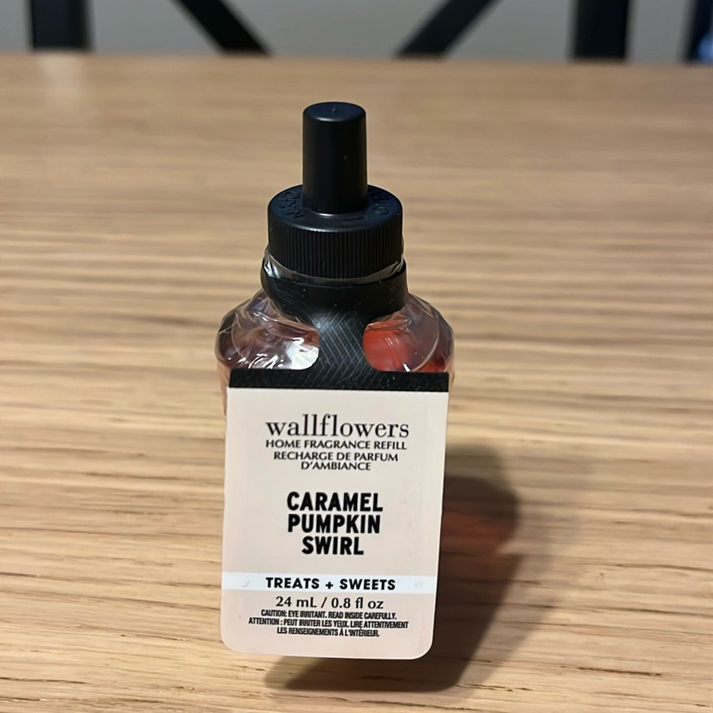 Bath & Body Works Wallflowers Refill. Caramel Pumpkin Swirl.